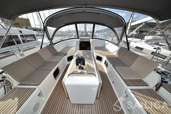 Jeanneau 54 - Yacht Charter Sailica