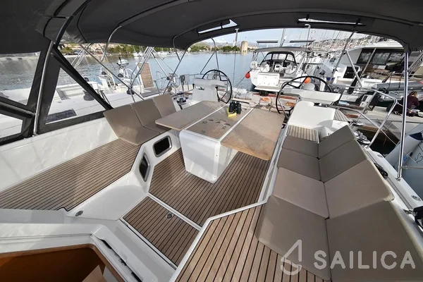 Jeanneau 54 - Yacht Charter Sailica