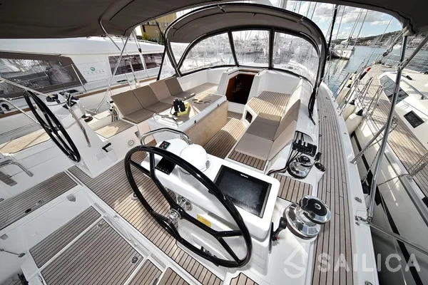 Jeanneau 54 - Yacht Charter Sailica