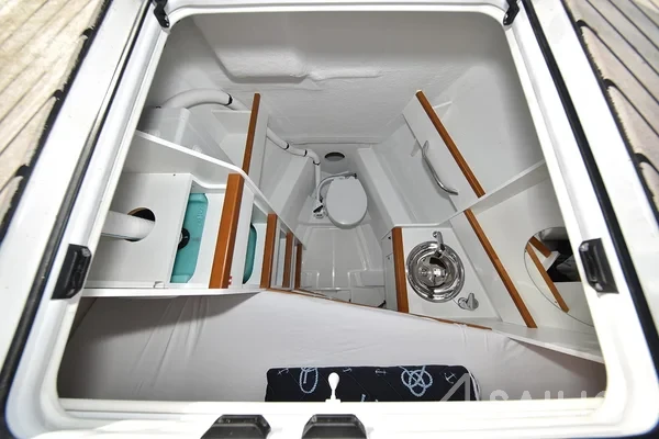 Jeanneau 54 - Yacht Charter Sailica