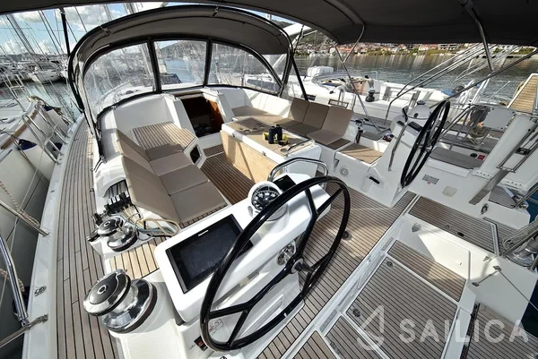 Jeanneau 54 - Yacht Charter Sailica