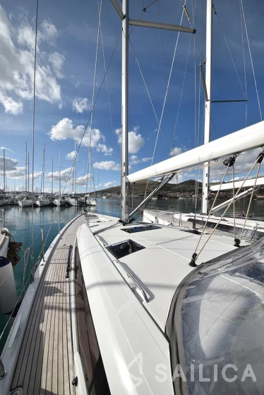 Jeanneau 54 - Yacht Charter Sailica