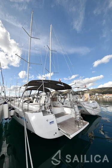 Jeanneau 54 - Yacht Charter Sailica