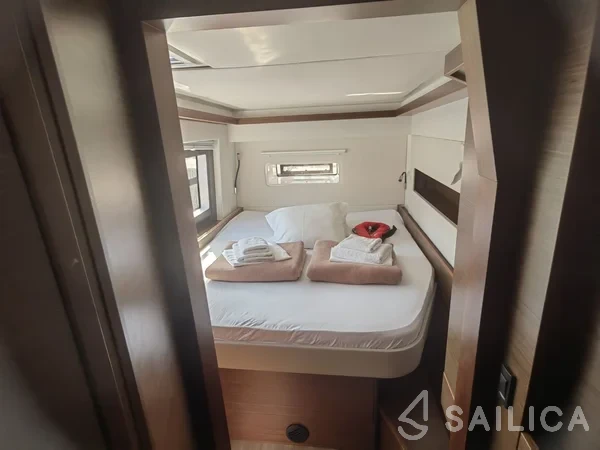 Nautitech 46 Fly - Yacht Charter Sailica