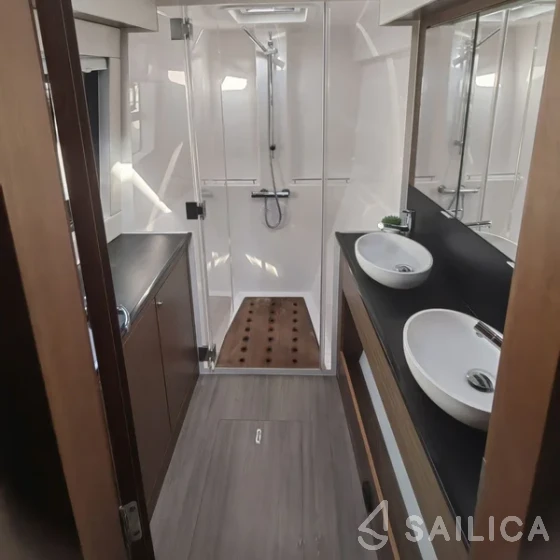 Nautitech 46 Fly - Yacht Charter Sailica