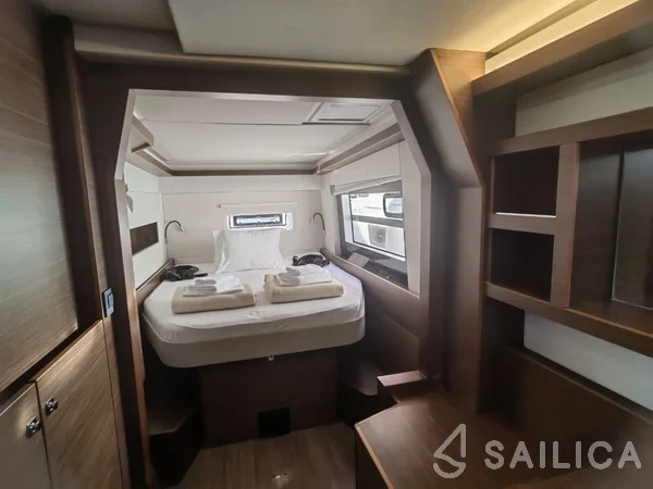 Nautitech 46 Fly - Yacht Charter Sailica