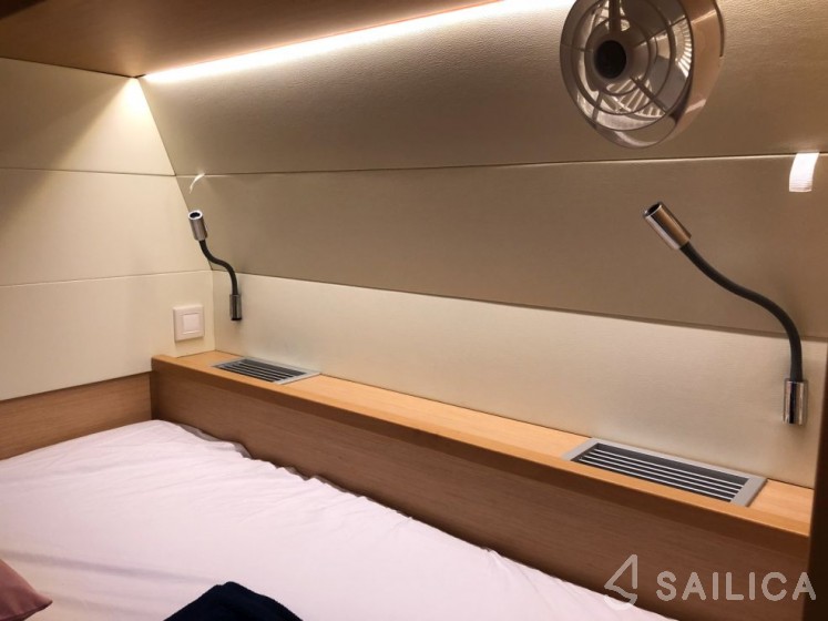 Lagoon 52 F - 6 + 2 cab. - Yacht Charter Sailica