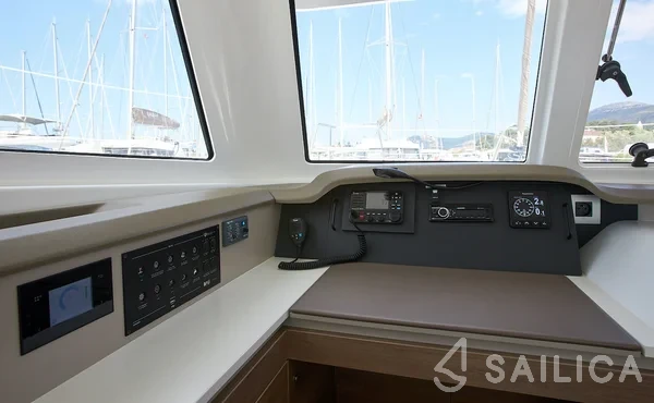 Bali Catspace - Yacht Charter Sailica