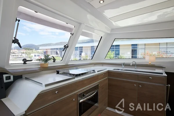 Bali Catspace - Yacht Charter Sailica