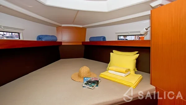 Bavaria 37 Cruiser - Yacht Charter Sailica
