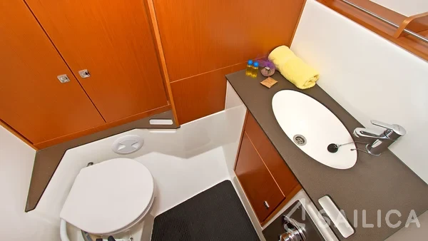 Bavaria 37 Cruiser - Yacht Charter Sailica
