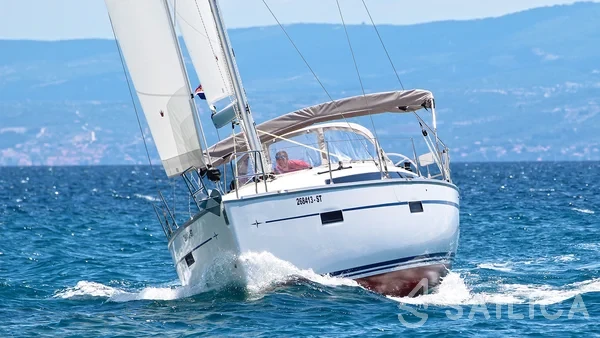 Bavaria 37 Cruiser - Yacht Charter Sailica