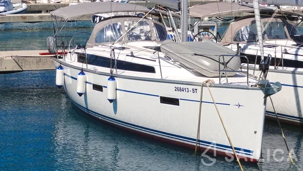 Bavaria 37 Cruiser - Yacht Charter Sailica