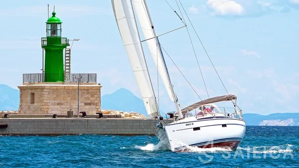Bavaria 37 Cruiser - Yacht Charter Sailica