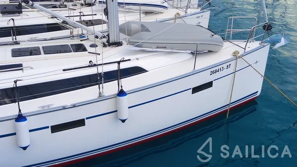 Bavaria 37 Cruiser - Yacht Charter Sailica
