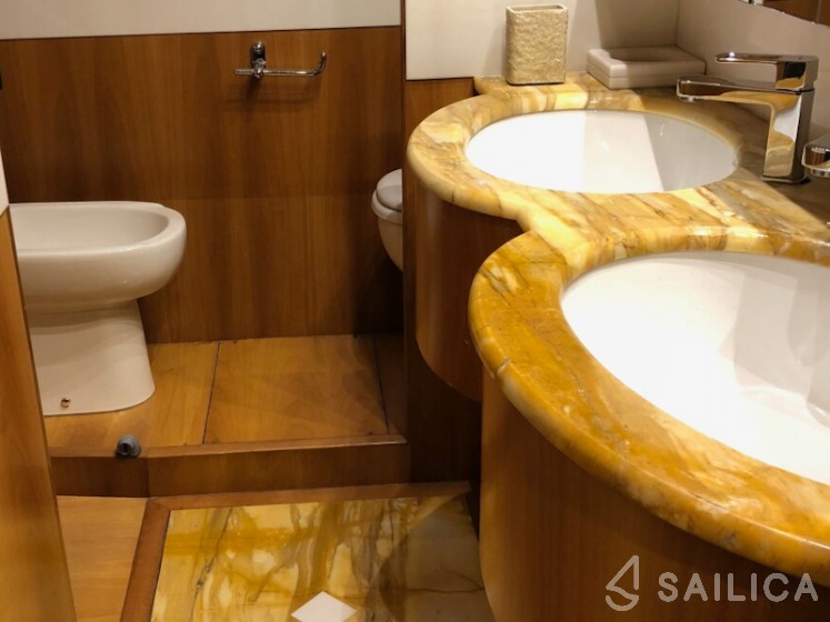 Alalunga 70 - Yacht Charter Sailica