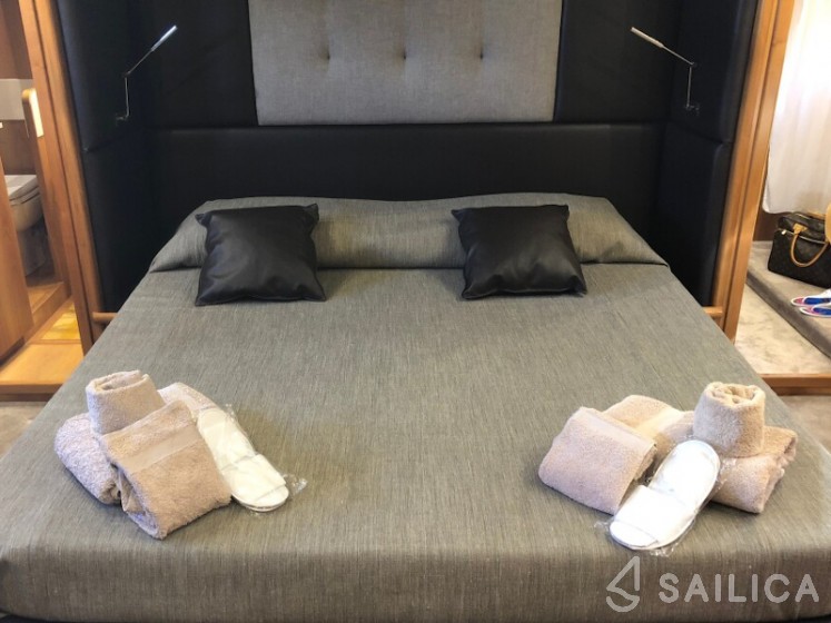 Alalunga 70 - Yacht Charter Sailica