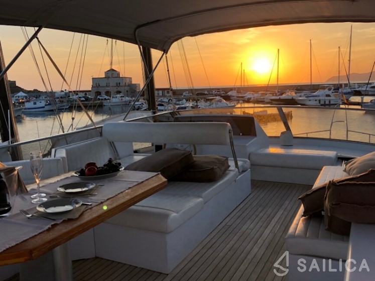 Alalunga 70 - Yacht Charter Sailica