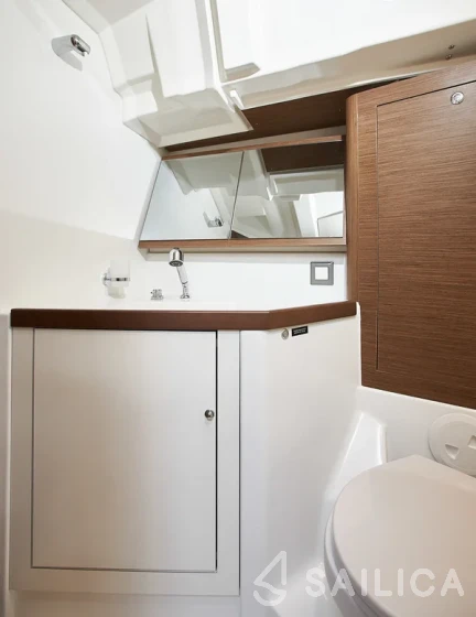 Oceanis 46.1 - Yacht Charter Sailica