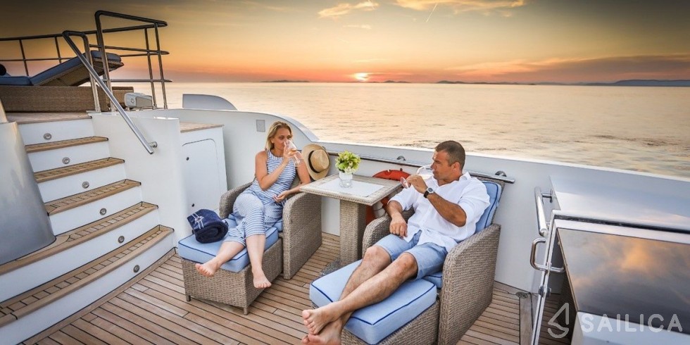Timmerman Yachts 33 - Yacht Charter Sailica