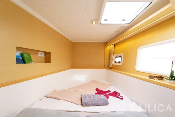 Lagoon 400 S2 - Yacht Charter Sailica
