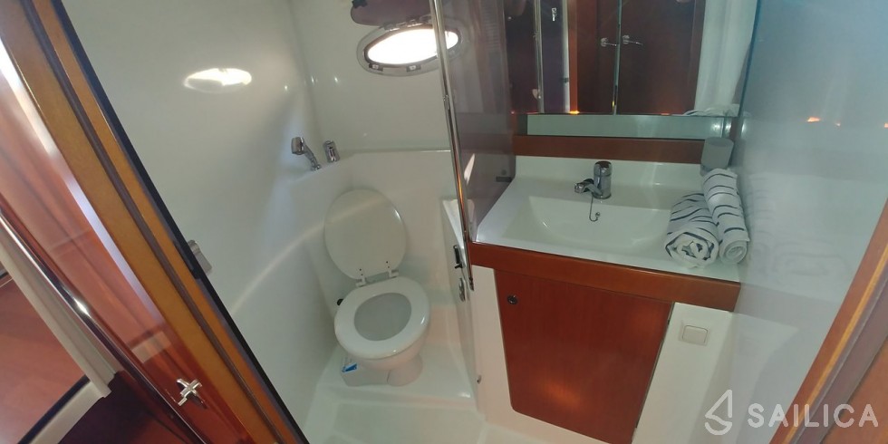 Antares 36 - Yacht Charter Sailica