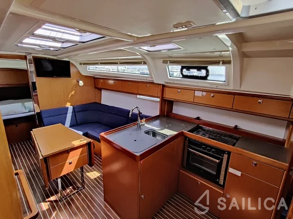Bavaria 37 Cruiser - Yacht Charter Sailica