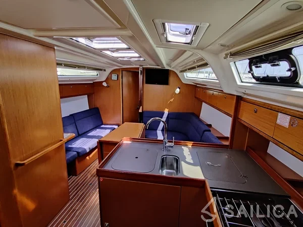 Bavaria 37 Cruiser - Yacht Charter Sailica