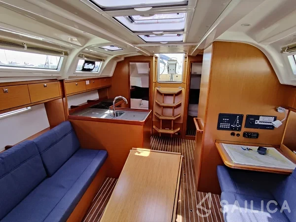 Bavaria 37 Cruiser - Yacht Charter Sailica