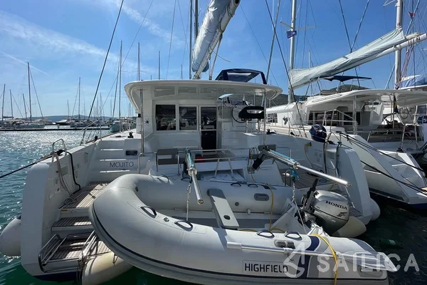 Lagoon 40 - Yacht Charter Sailica