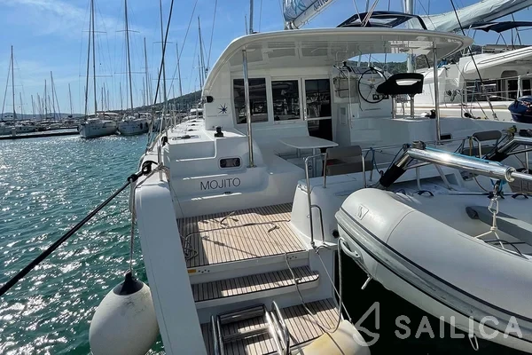 Lagoon 40 - Yacht Charter Sailica