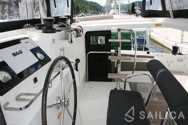 Lagoon 42 - Yacht Charter Sailica