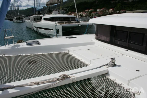 Lagoon 42 - Yacht Charter Sailica