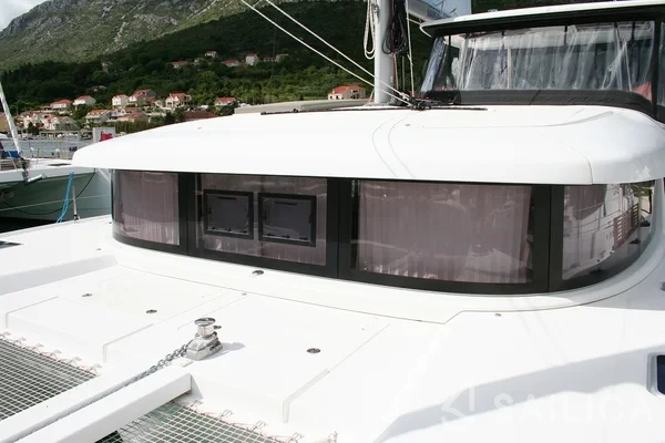 Lagoon 42 - Yacht Charter Sailica