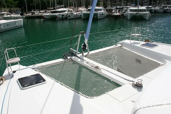 Lagoon 42 - Yacht Charter Sailica