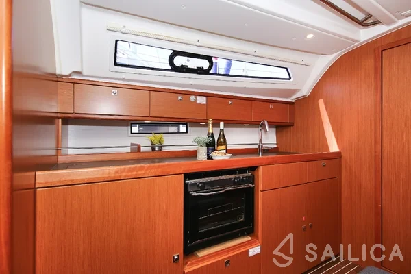 Bavaria 41 Cruiser - Yacht Charter Sailica