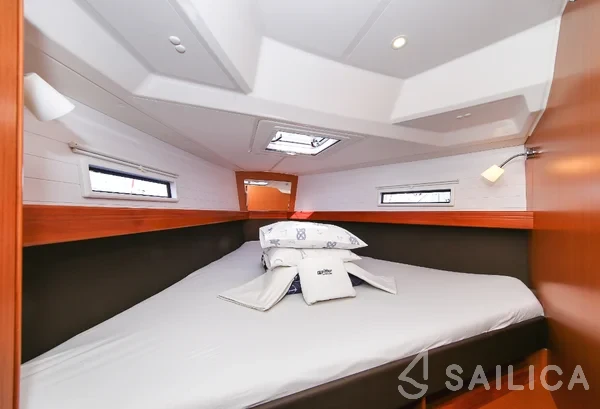 Bavaria 41 Cruiser - Yacht Charter Sailica