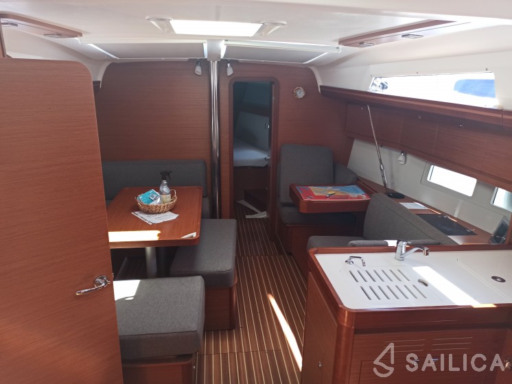 Dufour 412 GL - Yacht Charter Sailica