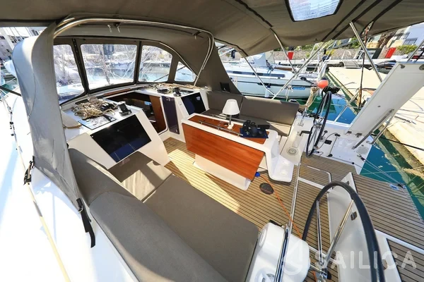 Dufour 412 GL - Yacht Charter Sailica