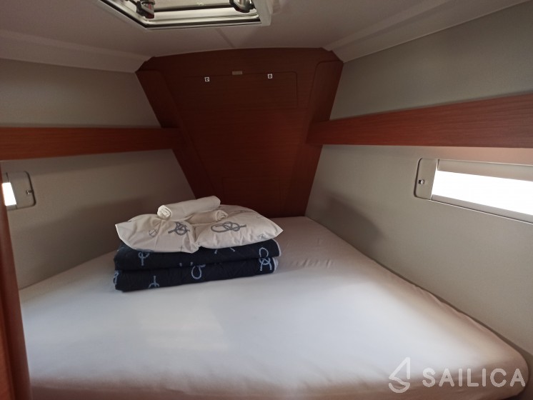 Dufour 412 GL - Yacht Charter Sailica