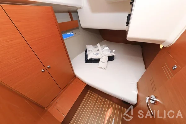 Dufour 412 GL - Yacht Charter Sailica