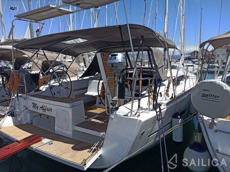 Dufour 412 GL - Yacht Charter Sailica
