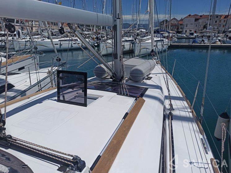 Dufour 412 GL - Yacht Charter Sailica
