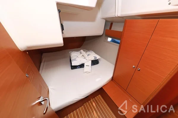 Dufour 412 GL - Yacht Charter Sailica
