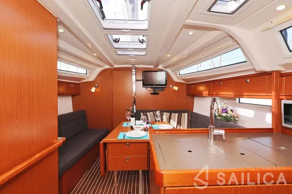 Bavaria 37 Cruiser - Yacht Charter Sailica