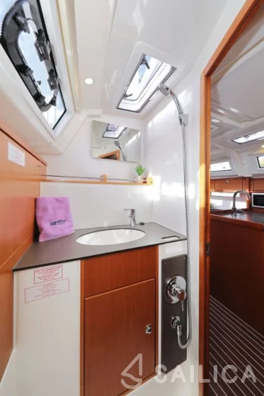 Bavaria 37 Cruiser - Yacht Charter Sailica