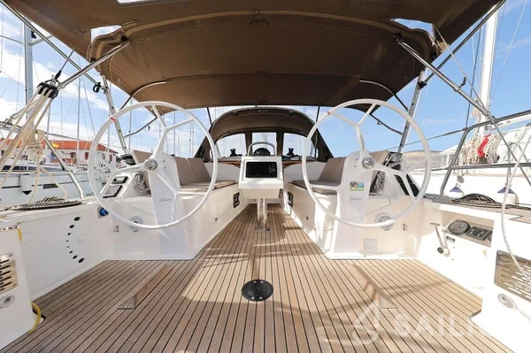 Bavaria 37 Cruiser - Yacht Charter Sailica