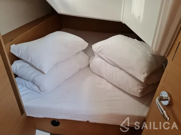 Sun Odyssey 380 - Yacht Charter Sailica