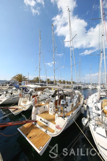 Bavaria 33 Cruiser - Yacht Charter Sailica