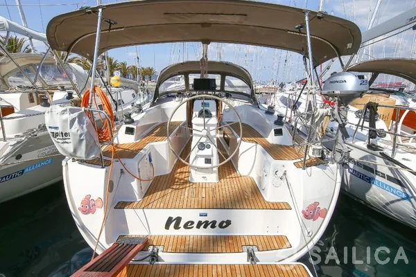 Bavaria 33 Cruiser - Yacht Charter Sailica
